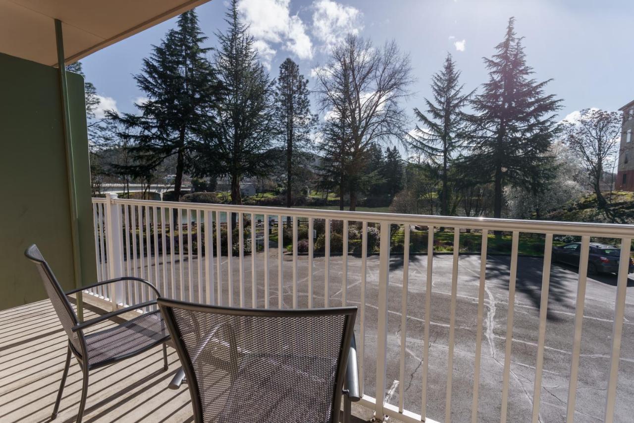 Riverfront Inn Roseburg Kültér fotó
