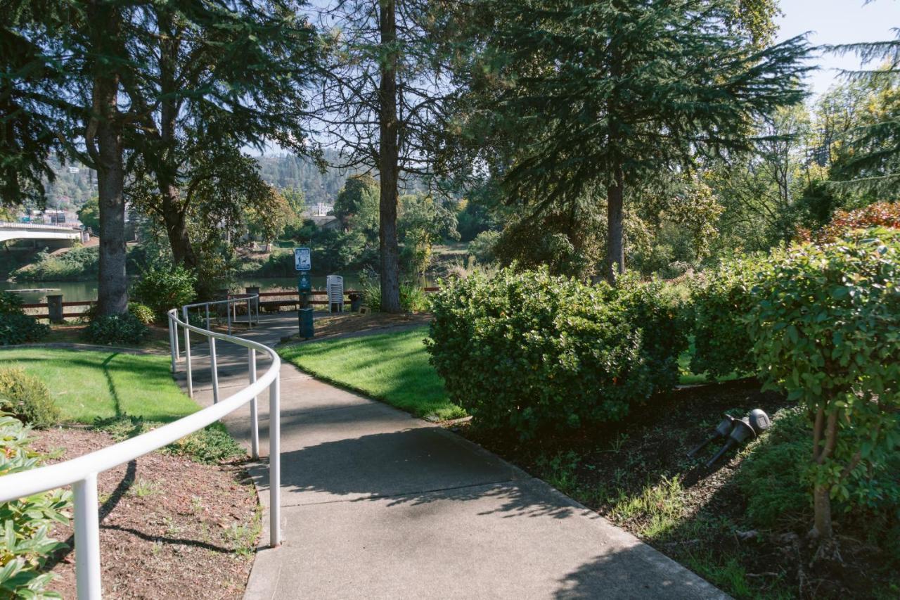 Riverfront Inn Roseburg Kültér fotó